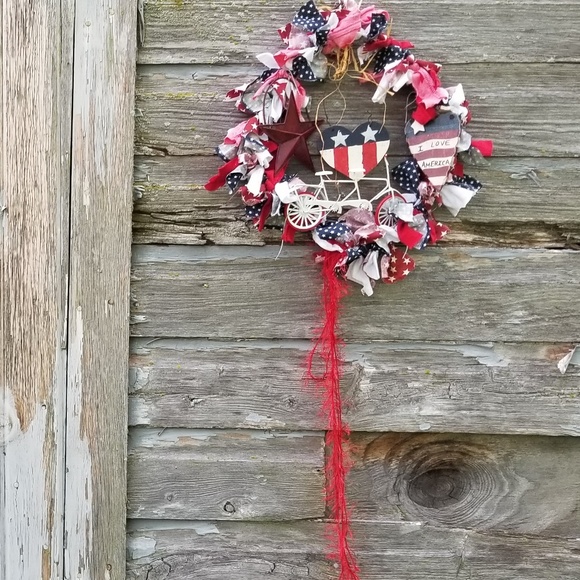 Americana Rag Wreath Fourth of July - Picture 2 of 4